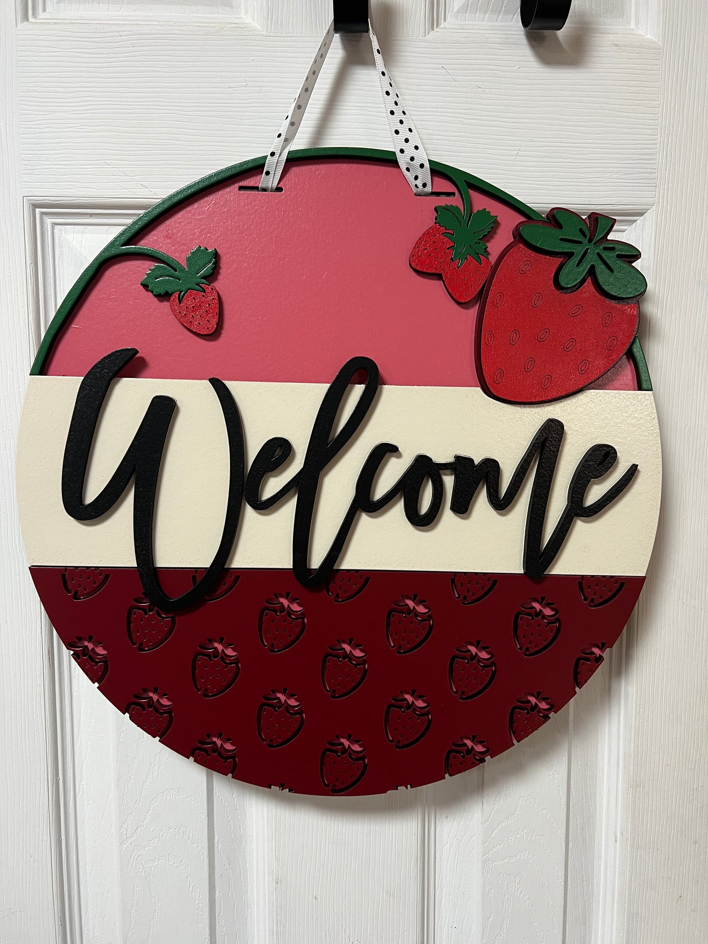 1 18in Strawberry Welcome