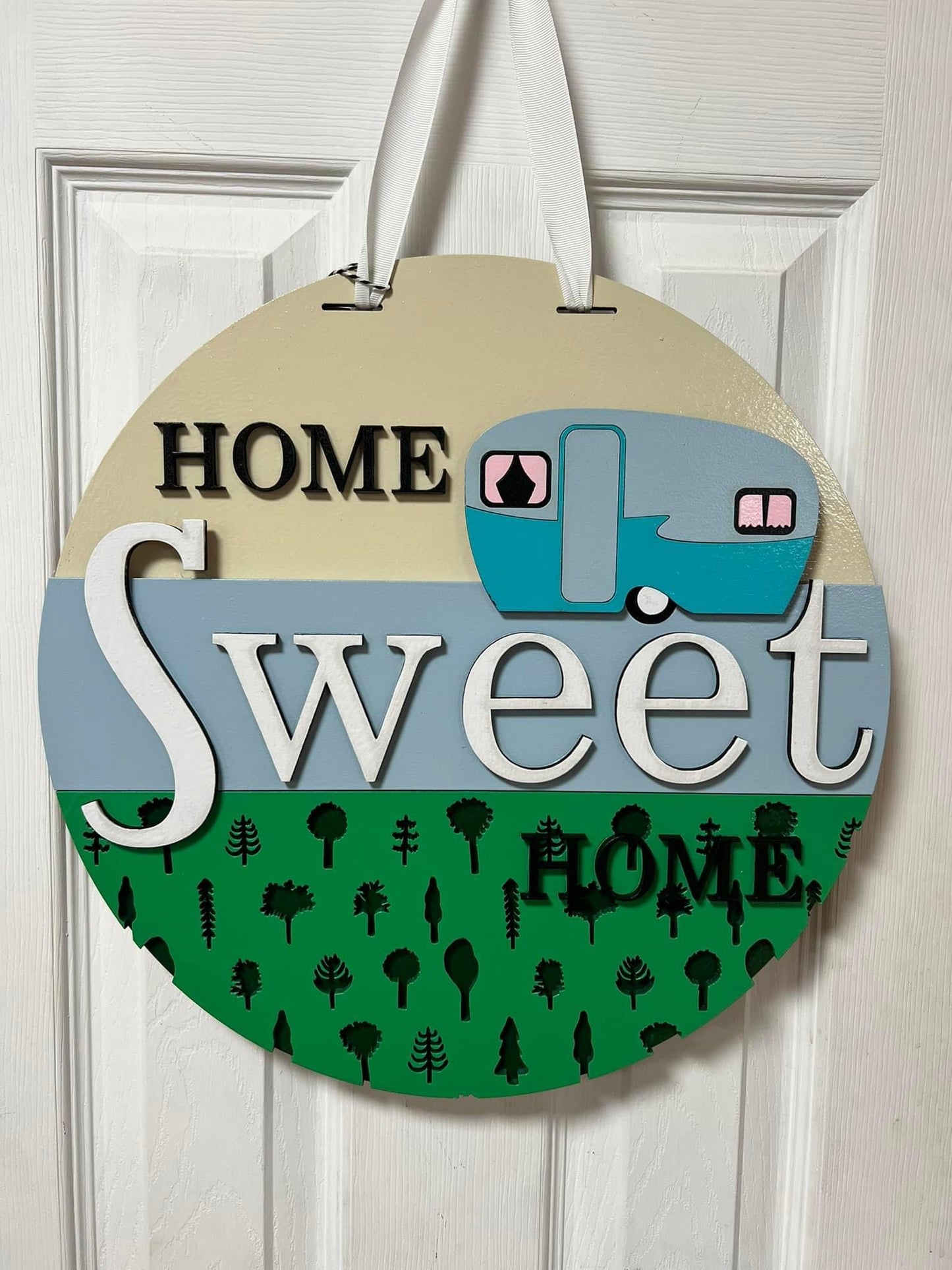 4 16” Happy Camper Camper Door Hanger with Bow